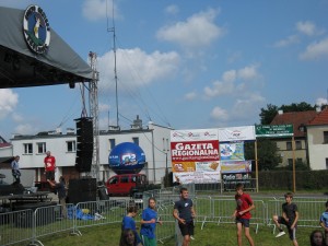 W trakcie montażu nagłośnienia plenerowego — Record Sound 2010