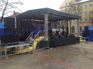 Scena z nagrzewnicami na Jarmarku Bożonarodzeniowym w Tychach 2012